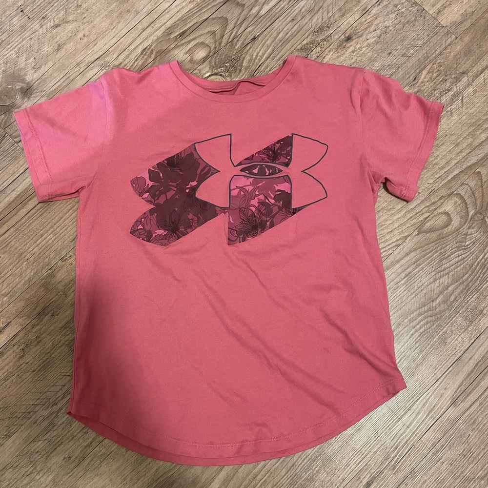 Girls under Armour shirt